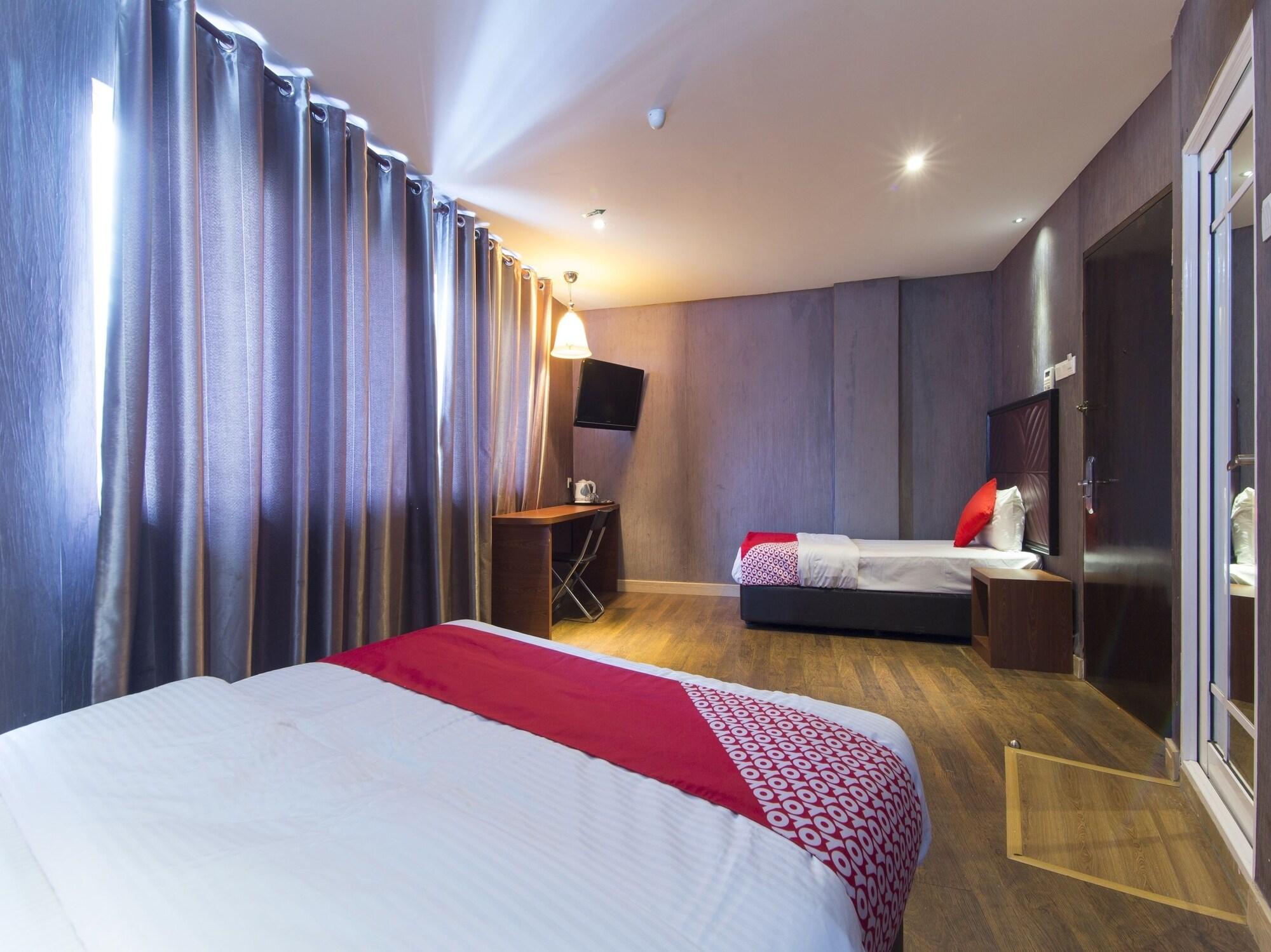 Hotel Oyo 90894 Smc I-city