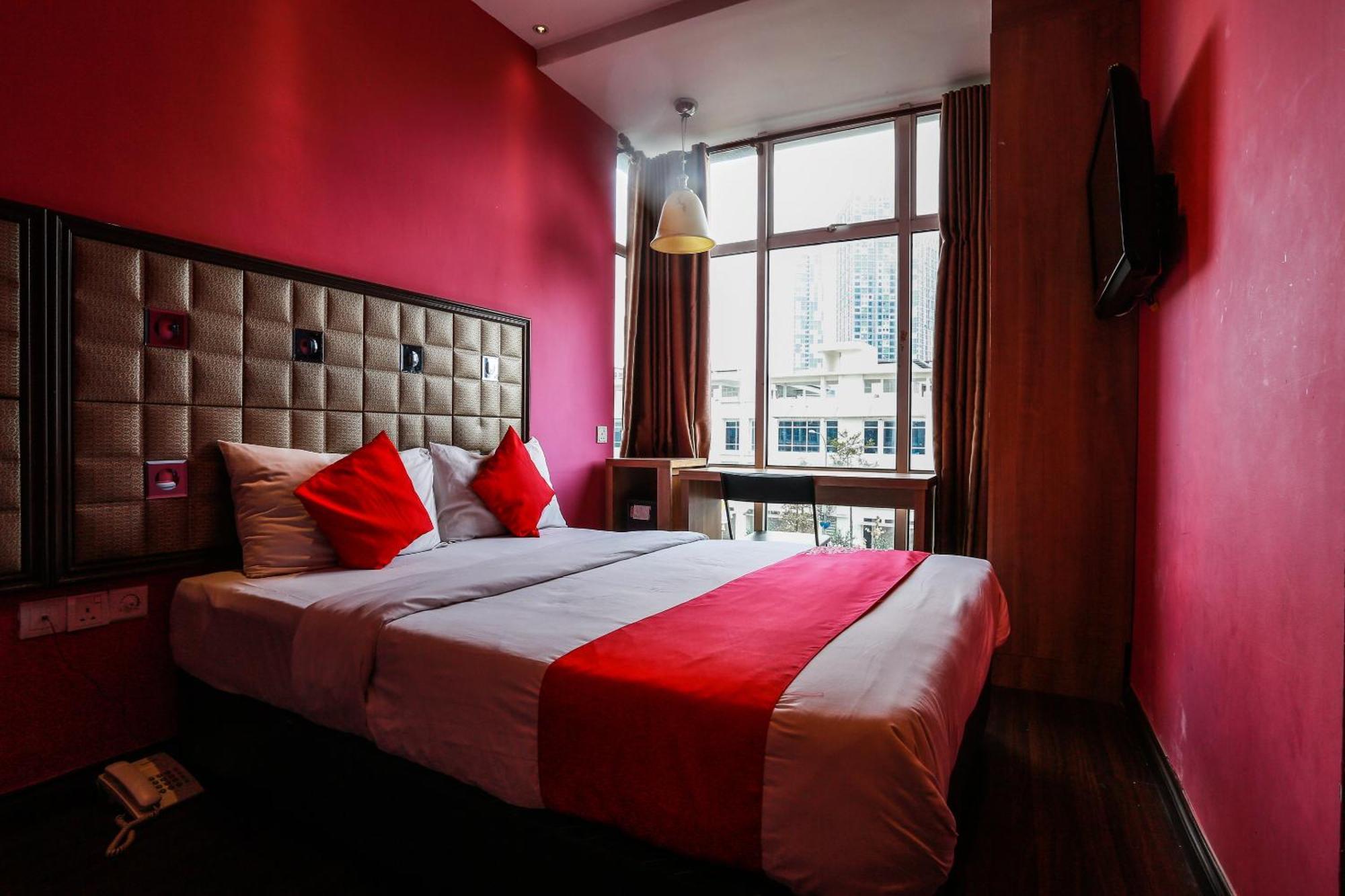 Hotel Oyo 90894 Smc I-city