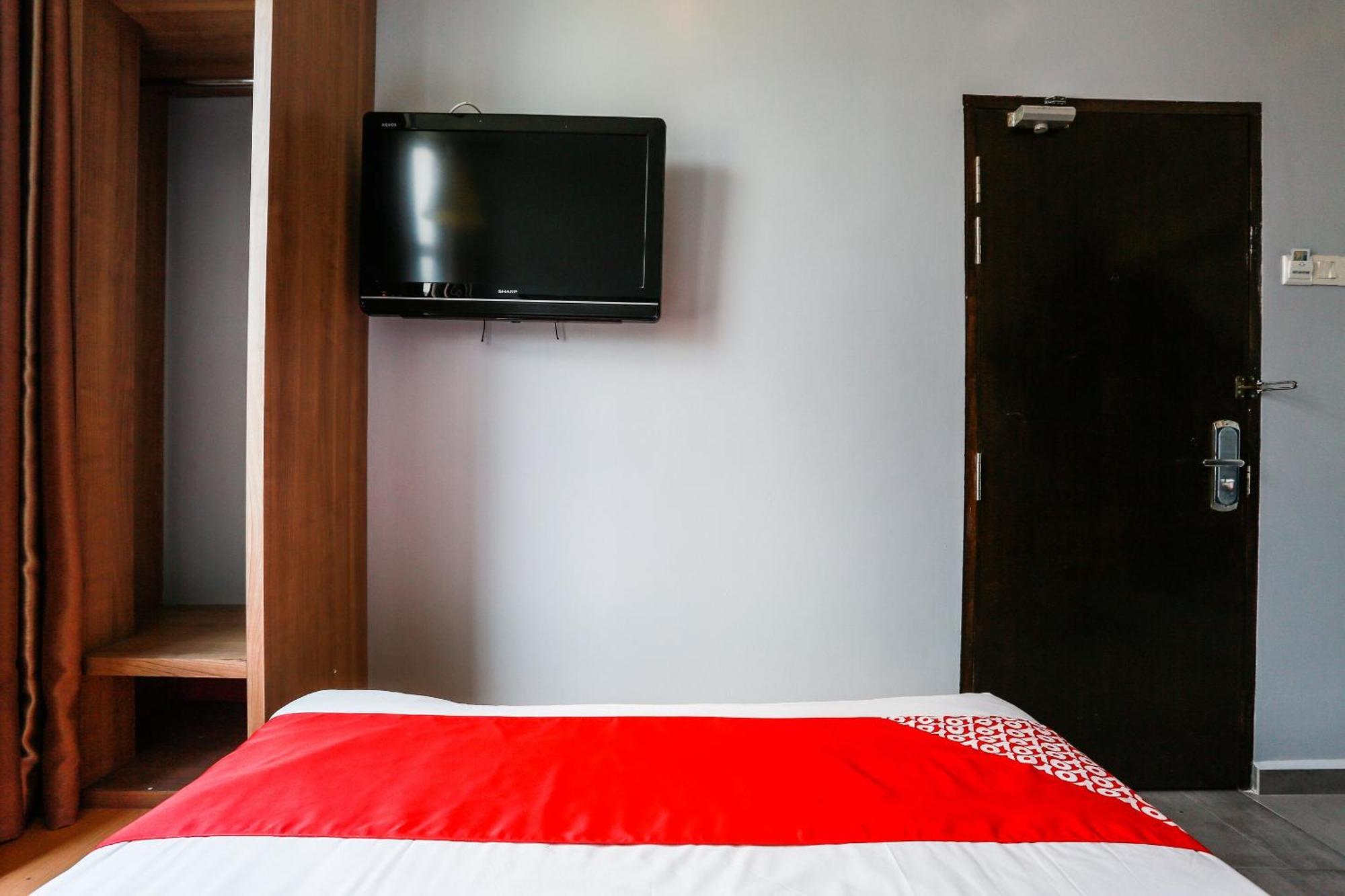 Oyo 90894 Smc I-city Hotel 2*
