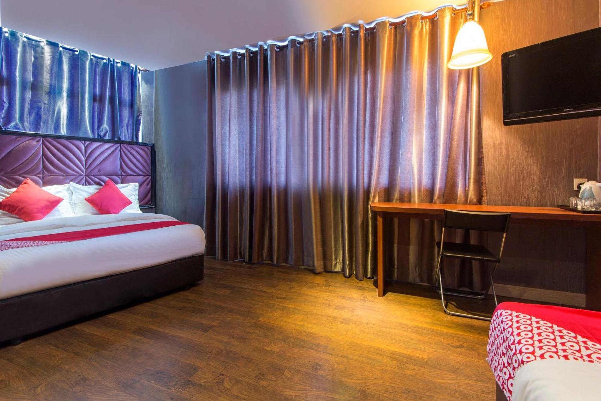 Hotel Oyo 90894 Smc I-city 2*