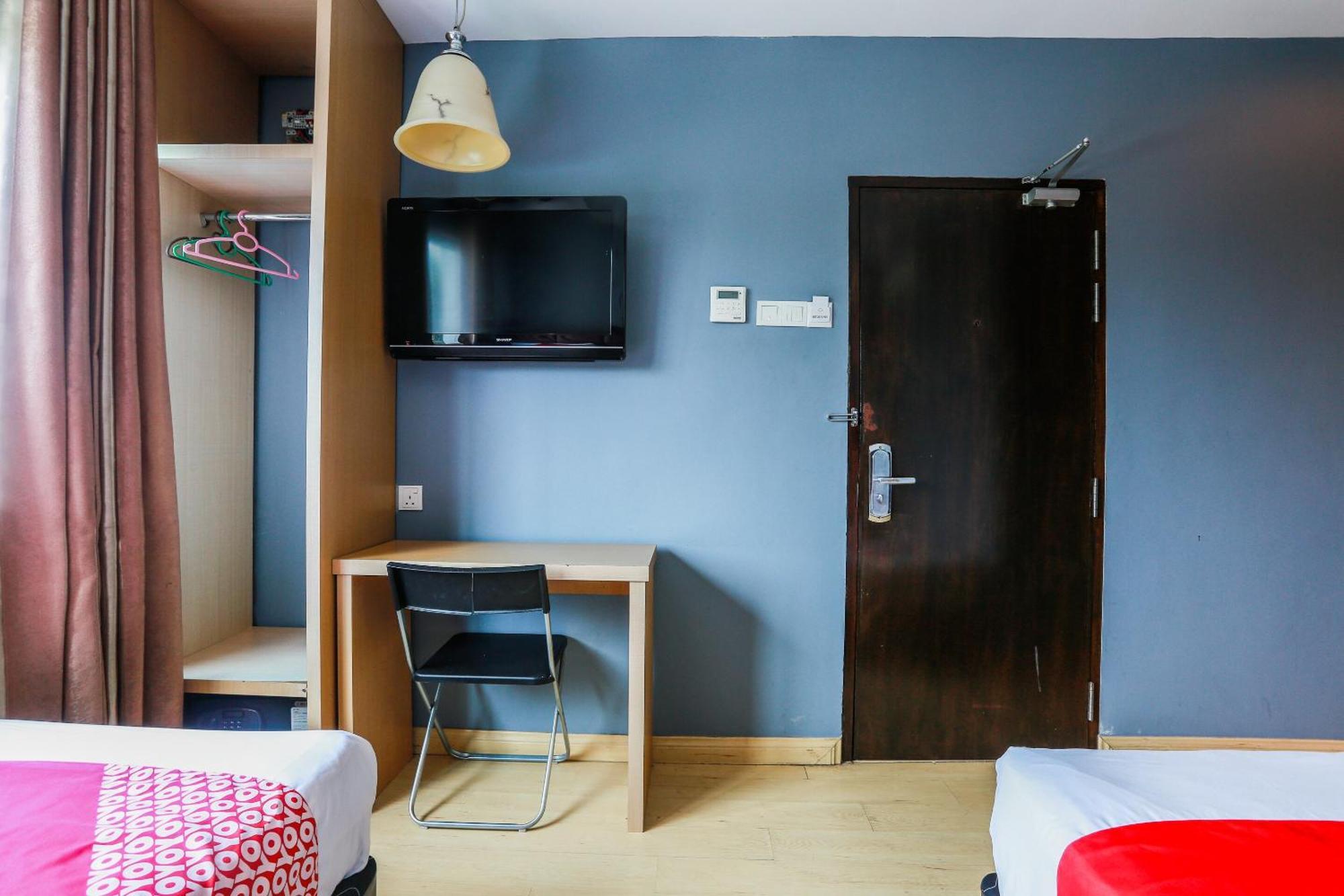Hotel Oyo 90894 Smc I-city 2*