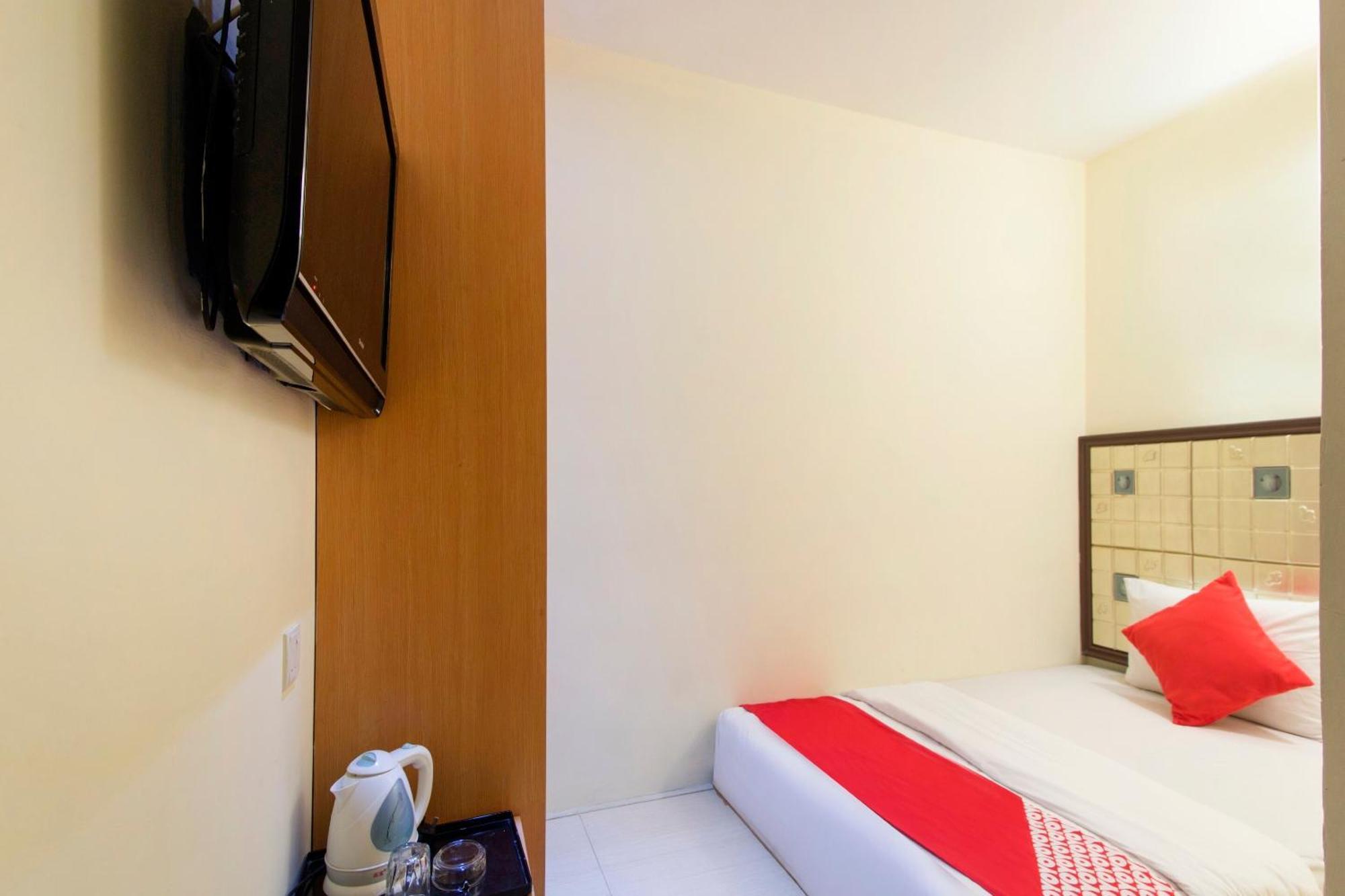 Oyo 90894 Smc I-city Hotel 2*