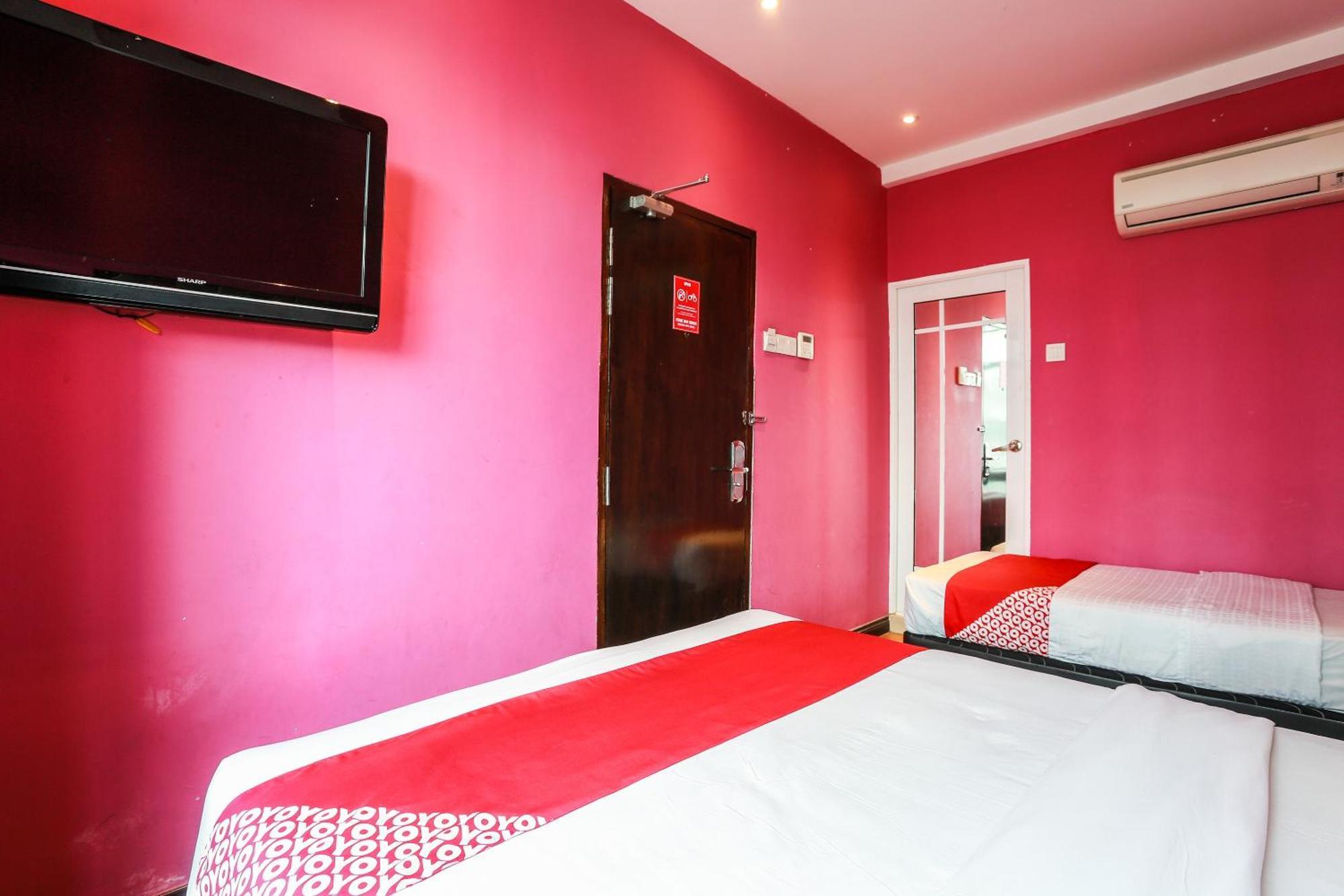 Hotel Oyo 90894 Smc I-city 2*